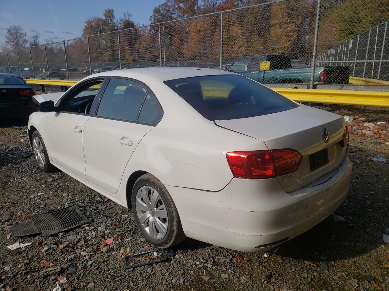 Photo 3 from auction – 2012 VOLKSWAGEN JETTA BASE with VIN 3VW1K7AJ2CM382187