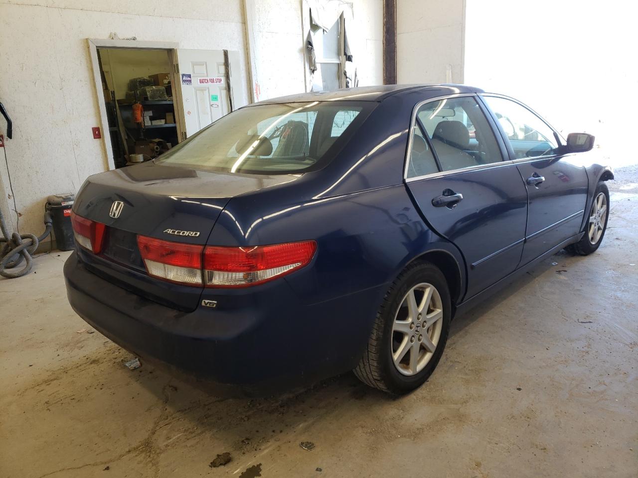 Photo 4 from auction – 2003 HONDA ACCORD with VIN 1HGCM66573A068089