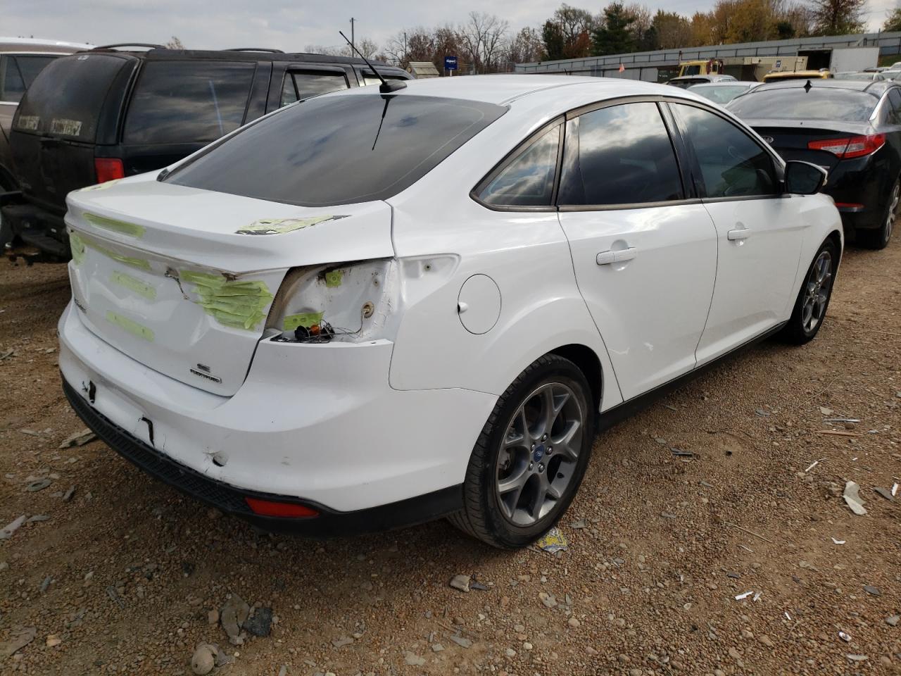 Photo 4 from auction – 2013 FORD FOCUS SE with VIN 1FADP3F28DL263418
