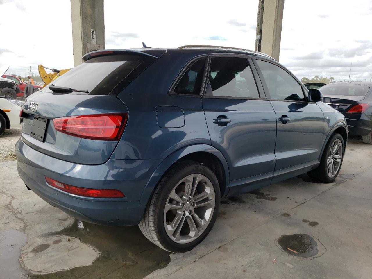 Photo 4 from auction – 2018 AUDI Q3 PREMIUM with VIN WA1BCCFS6JR004071