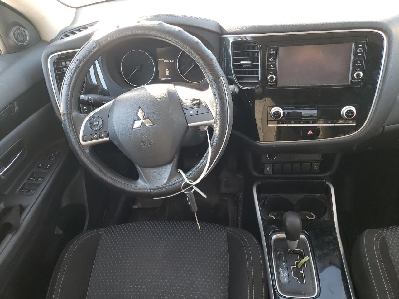 Photo 9 from auction – 2020 MITSUBISHI OUTLANDER with VIN JA4AD2A36LZ042227