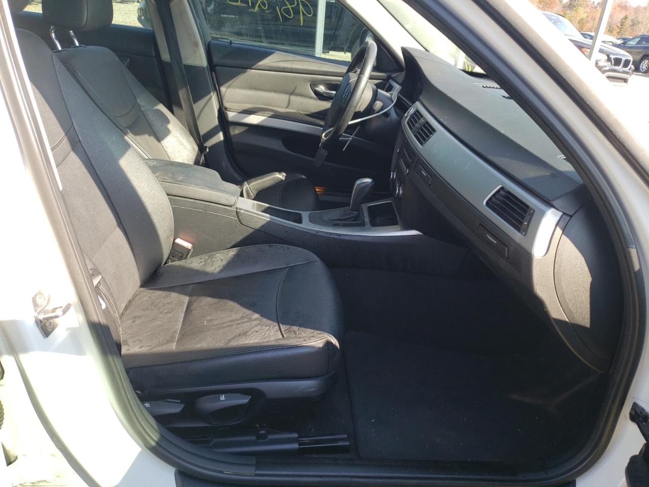 Photo 5 from auction – 2011 BMW 328 I SULE with VIN WBAPH5G53BNM76347