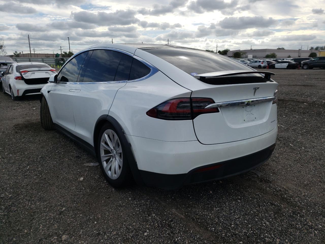 Photo 3 from auction – 2021 TESLA MODEL X with VIN 5YJXCDE25MF320638