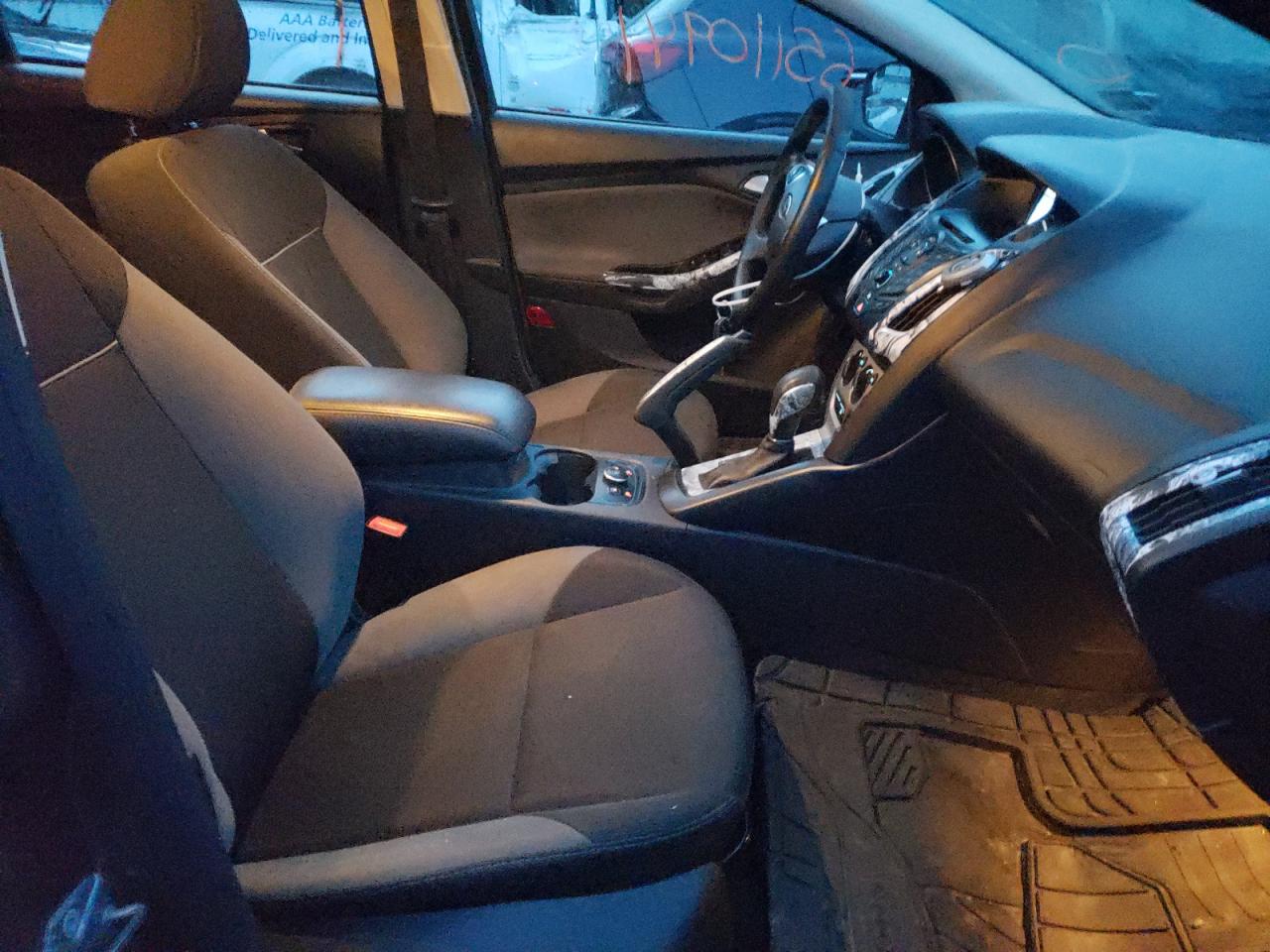 Photo 5 from auction – 2014 FORD FOCUS SE with VIN 1FADP3K24EL141257