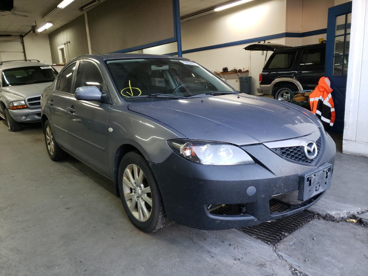 MAZDA MAZDA3 2007 with VIN JM1BK32F671718968 - Photo from auction