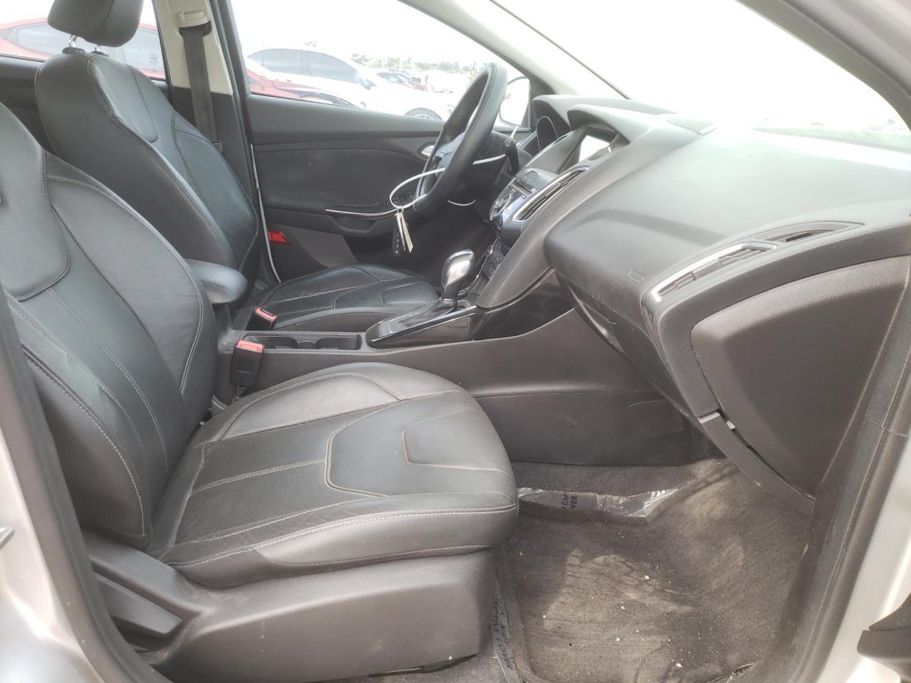 Photo 5 from auction – 2016 FORD FOCUS TITA with VIN 1FADP3N28GL400072