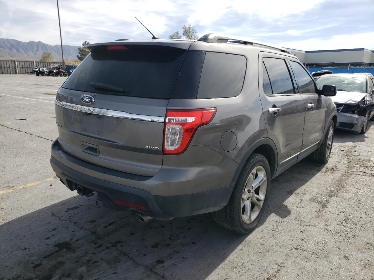 Photo 4 from auction – 2011 FORD EXPLORER L with VIN 1FMHK8F80BGA13782