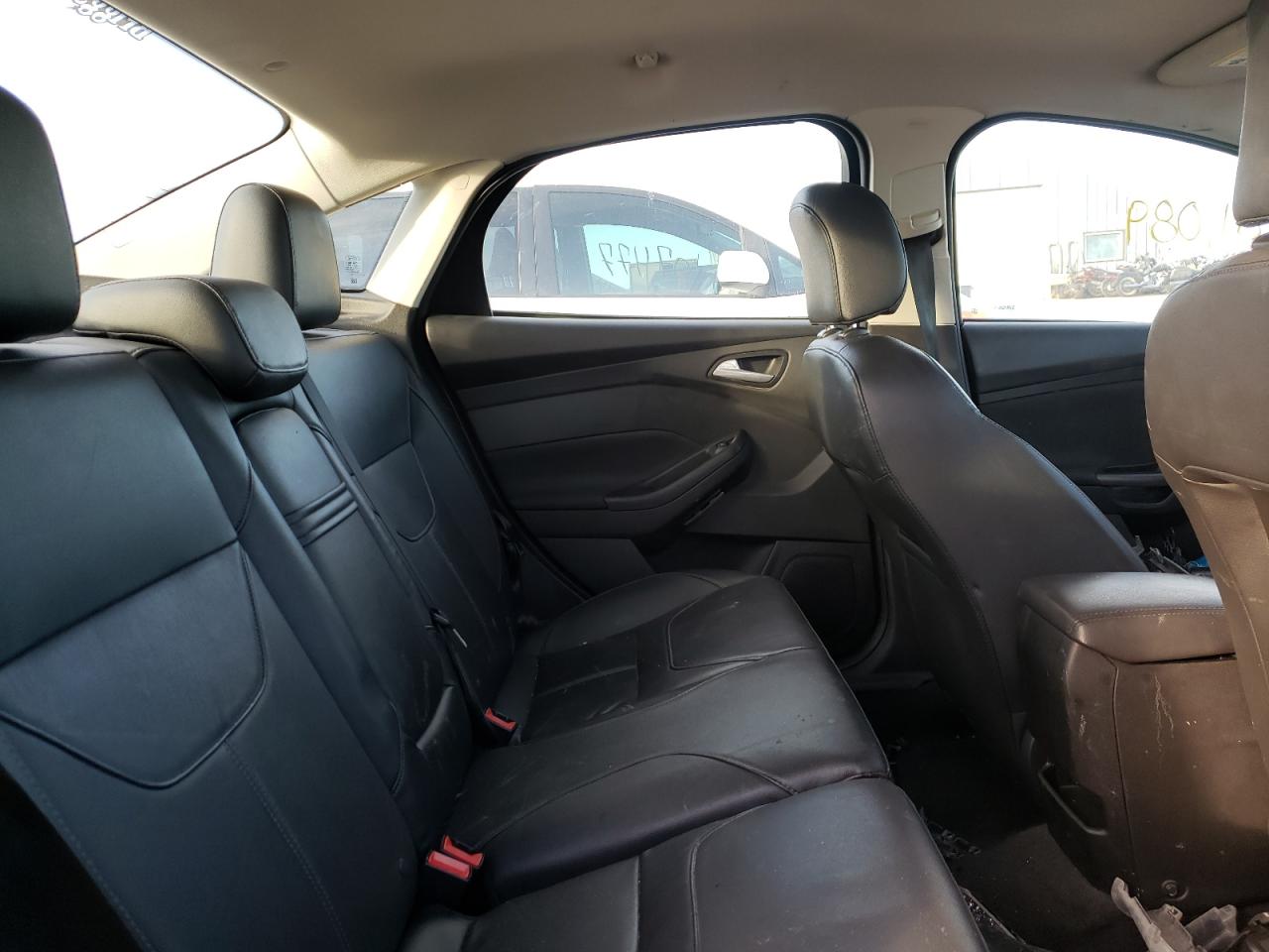 Photo 6 from auction – 2015 FORD FOCUS SE with VIN 1FADP3F27FL313843