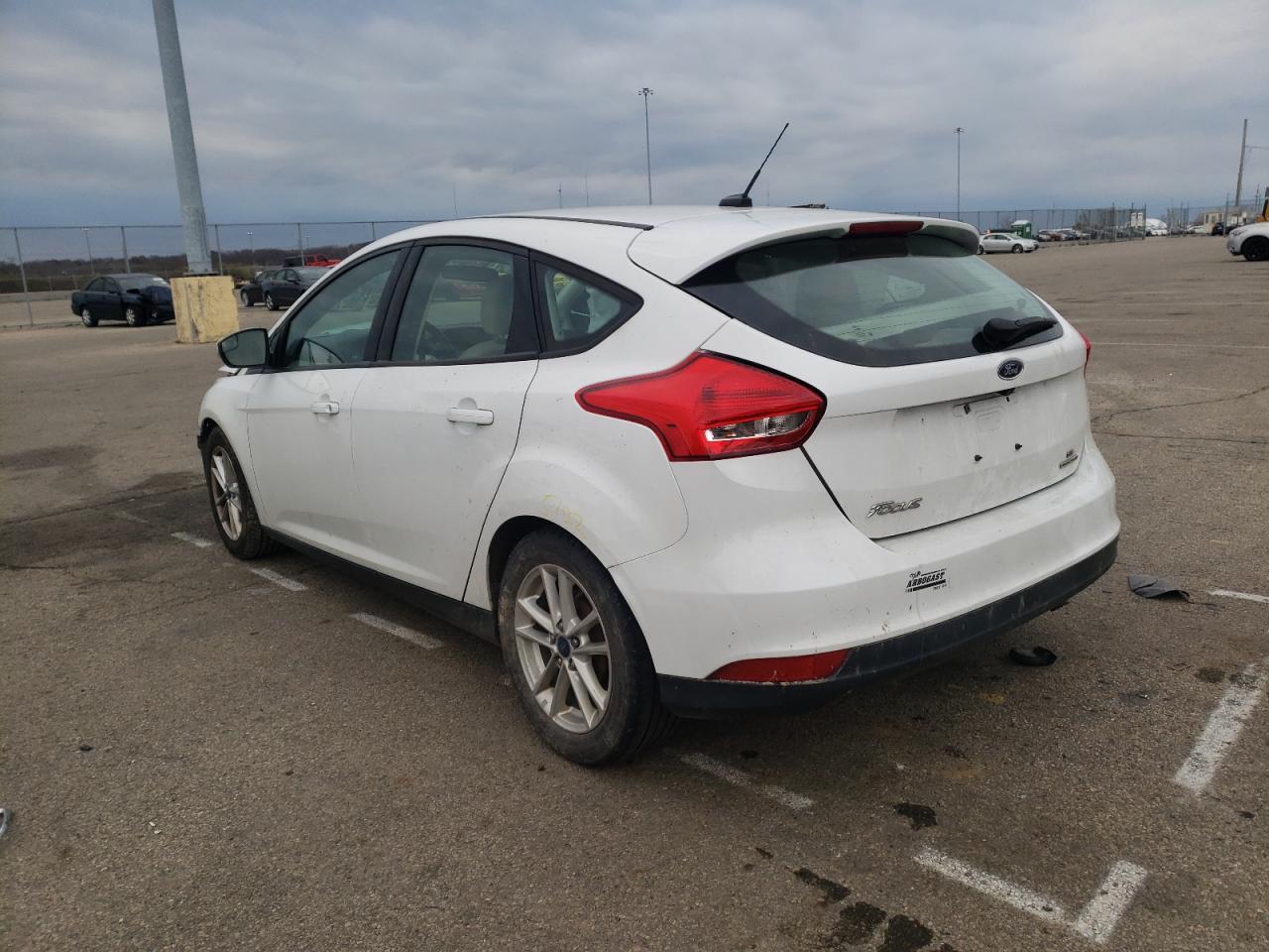 Photo 3 from auction – 2016 FORD FOCUS SE with VIN 1FADP3K23GL338357