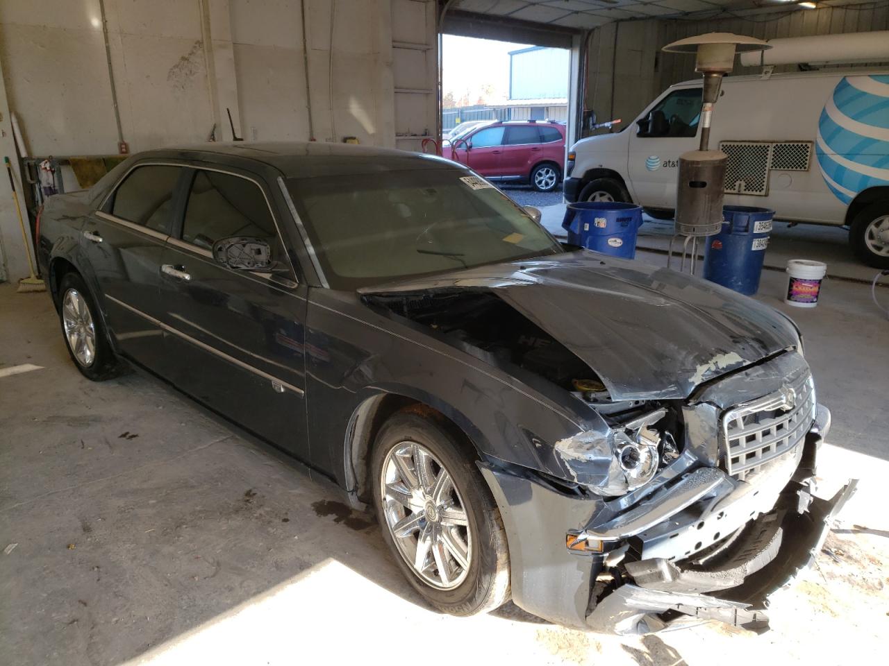 CHRYSLER 300C 2008 with VIN 2C3KA63H38H331967 - Photo from auction