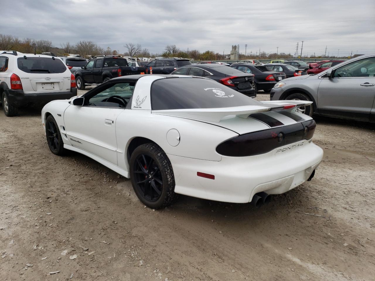 Photo 3 from auction – 2001 PONTIAC FIREBIRD F with VIN 2G2FV22G312145166