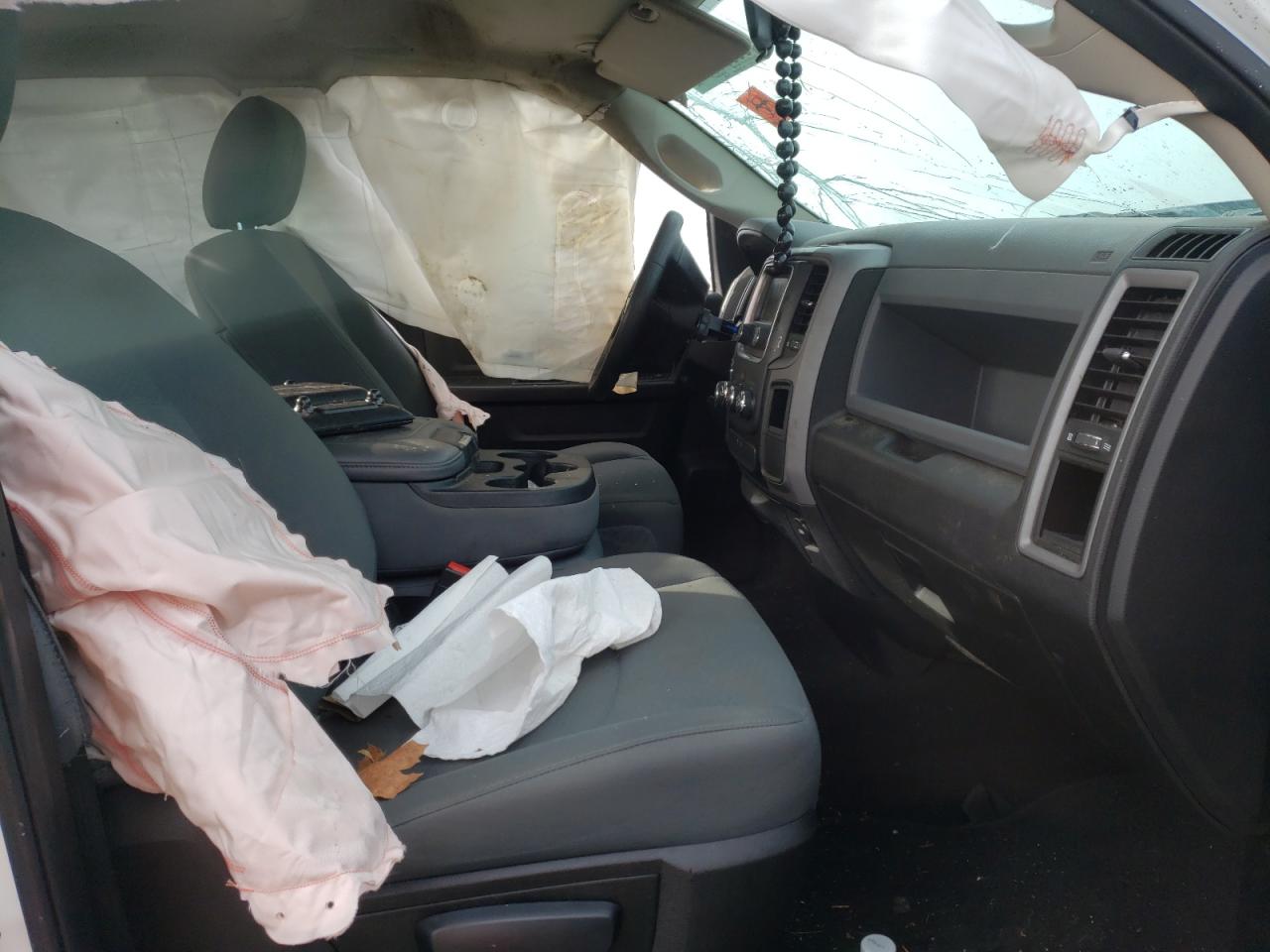 Photo 5 from auction – 2018 RAM 1500 ST with VIN 1C6RR7FG1JS238494