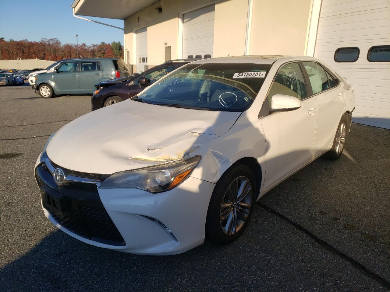 Photo 2 from auction – 2015 TOYOTA CAMRY LE with VIN 4T1BF1FK2FU033262