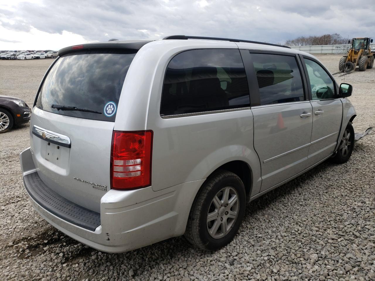 Photo 4 from auction – 2010 CHRYSLER TOWN & COU with VIN 2A4RR5D18AR235583