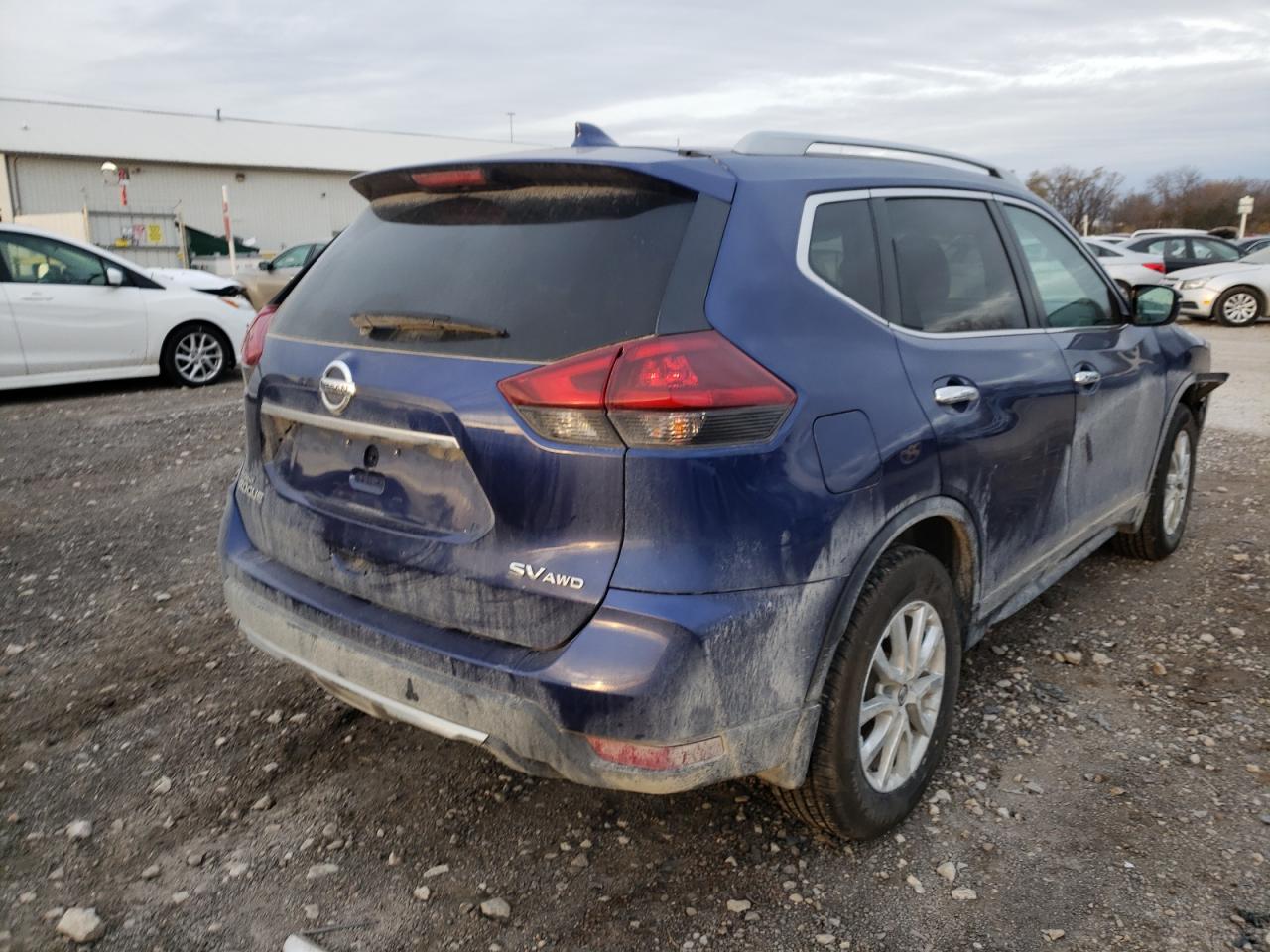 Photo 4 from auction – 2018 NISSAN ROGUE S with VIN 5N1AT2MV7JC759575