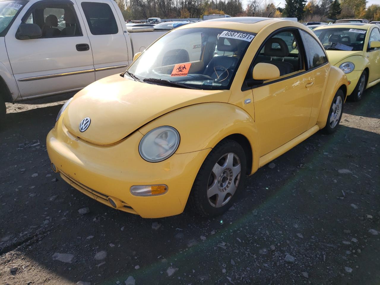 Photo 2 from auction – 2000 VOLKSWAGEN NEW BEETLE with VIN 3VWCD21C2YM478772