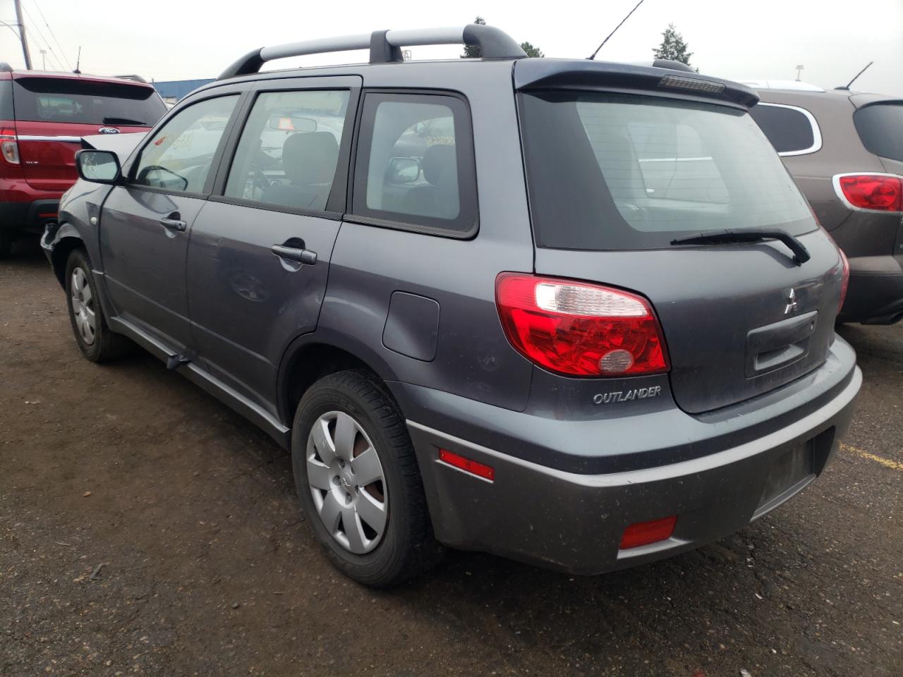 Photo 3 from auction – 2005 MITSUBISHI OUTLANDER with VIN JA4LX31F75U005509