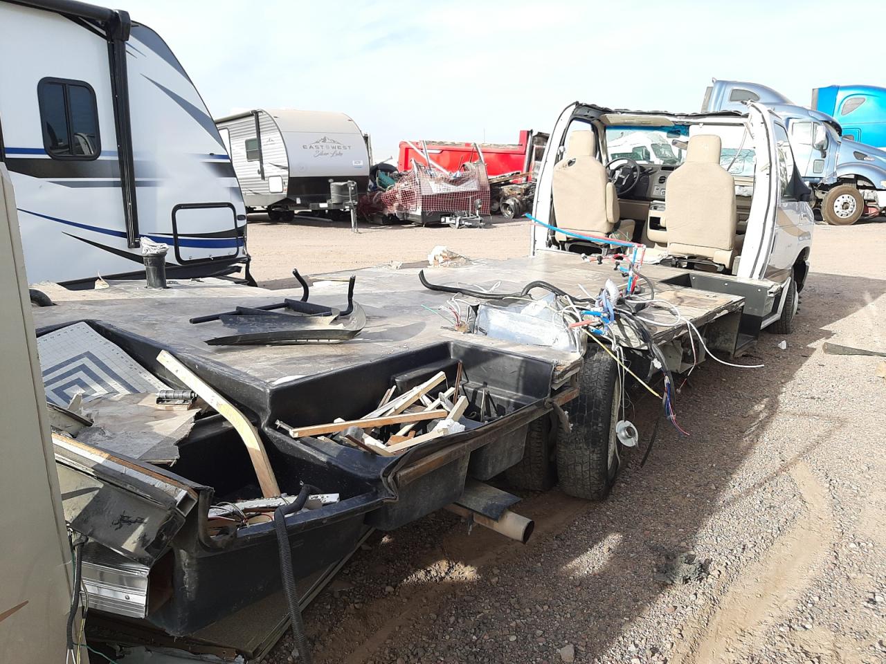 Photo 4 from auction – 2019 FORD ECONOLINE with VIN 1FDWE3FSXJDC14988