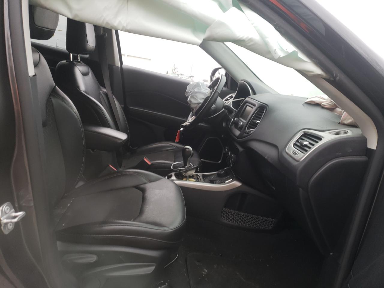 Photo 5 from auction – 2018 JEEP COMPASS LA with VIN 3C4NJDBB5JT328074