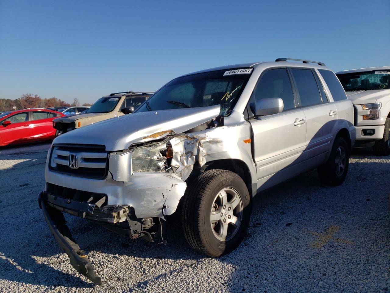 Photo 2 from auction – 2006 HONDA PILOT EX with VIN 5FNYF18696B013680