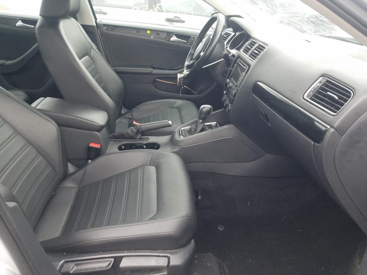 Photo 19 from auction – 2015 VOLKSWAGEN JETTA SEL with VIN 3VWL07AJ5FM221657
