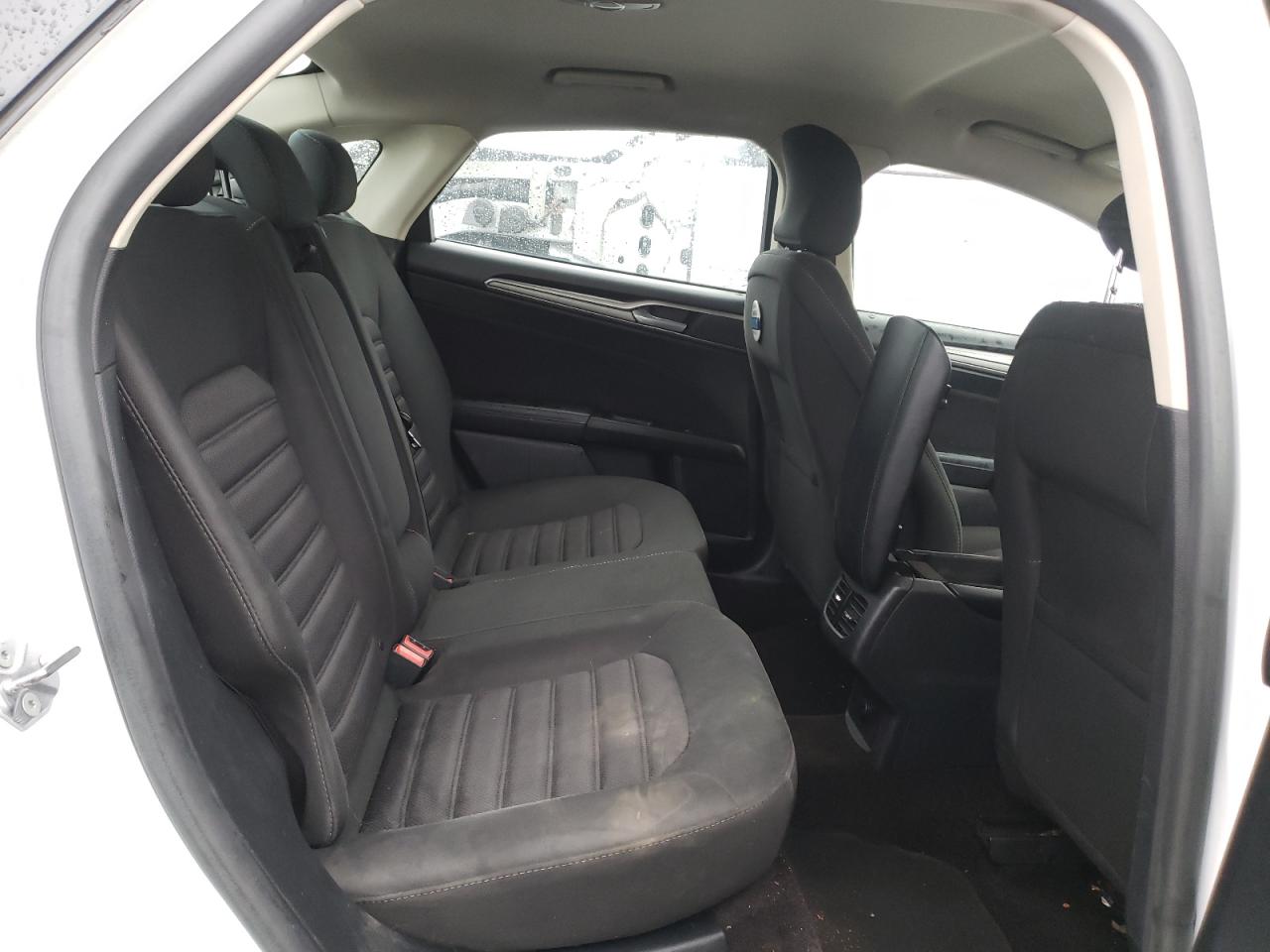 Photo 6 from auction – 2017 FORD FUSION SE with VIN 3FA6P0LU1HR314052