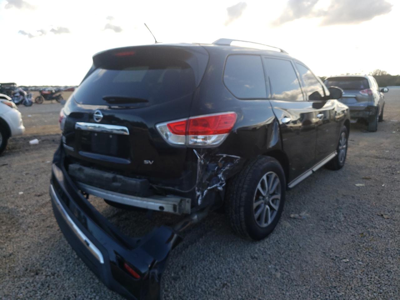 Photo 4 from auction – 2013 NISSAN PATHFINDER with VIN 5N1AR2MN4DC635587