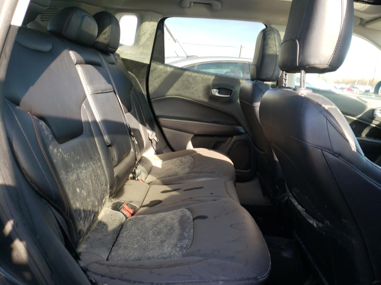 Photo 6 from auction – 2018 JEEP COMPASS LI with VIN 3C4NJDCB6JT143739