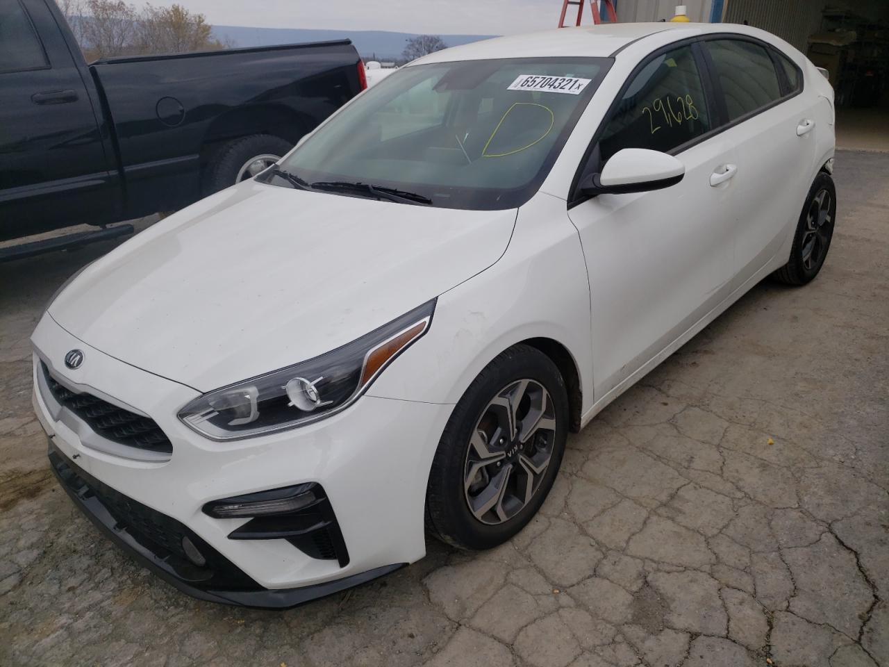 Photo 2 from auction – 2021 KIA FORTE FE with VIN 3KPF24AD4ME299194