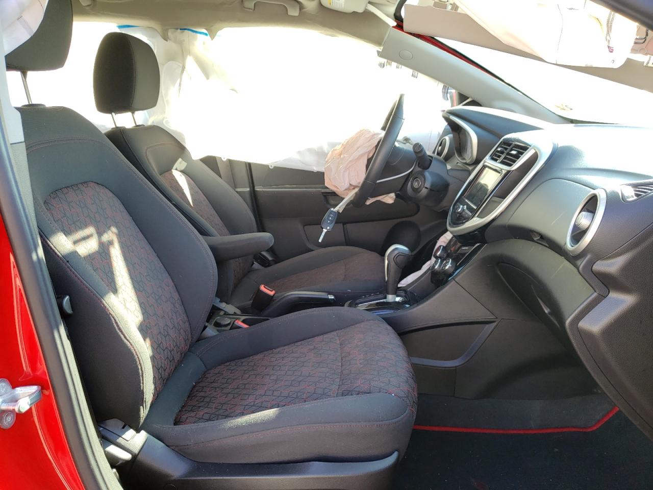 Photo 5 from auction – 2019 CHEVROLET SONIC LT with VIN 1G1JD6SB5K4135084