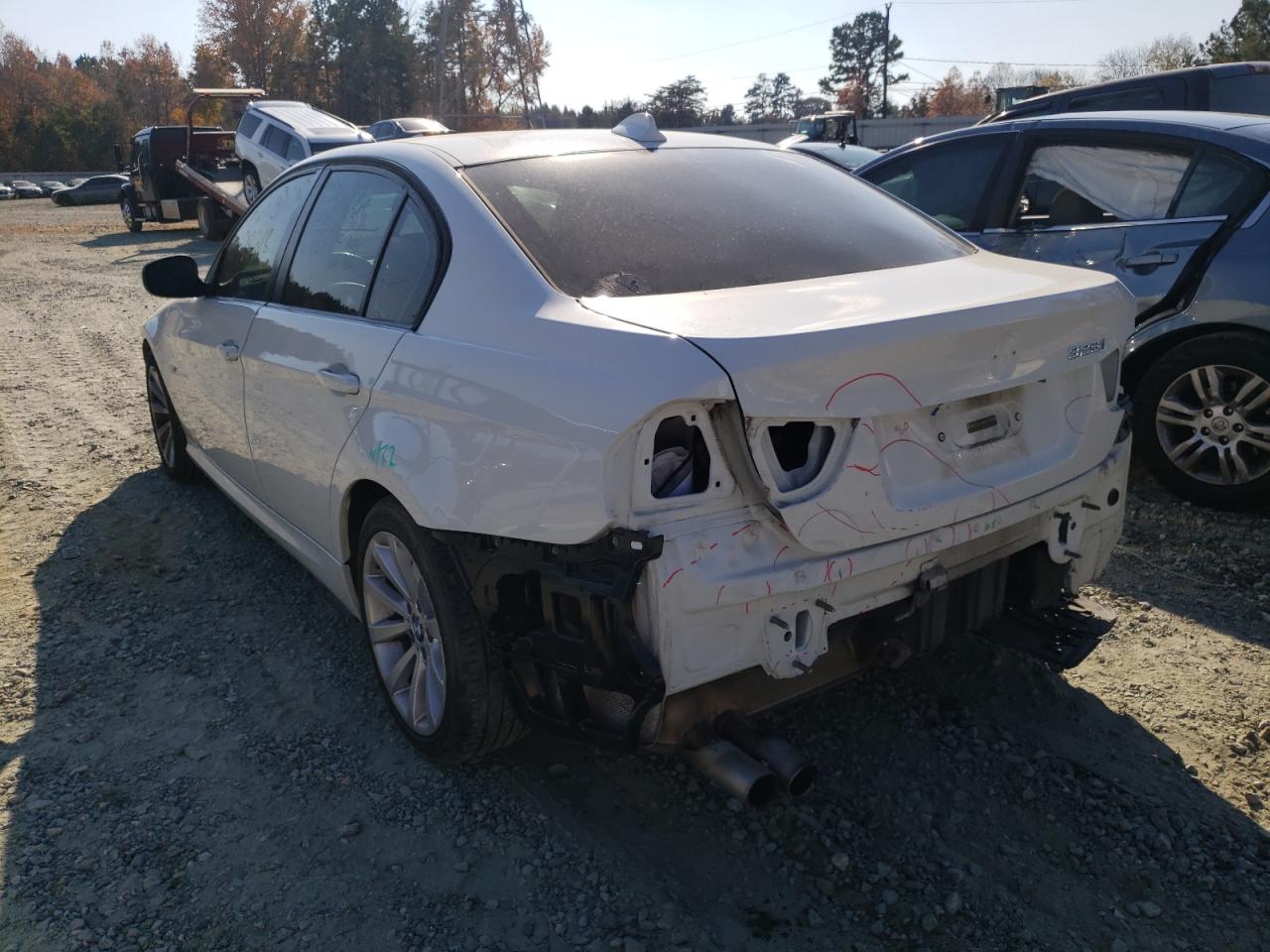 Photo 3 from auction – 2011 BMW 328 I SULE with VIN WBAPH5G53BNM76347
