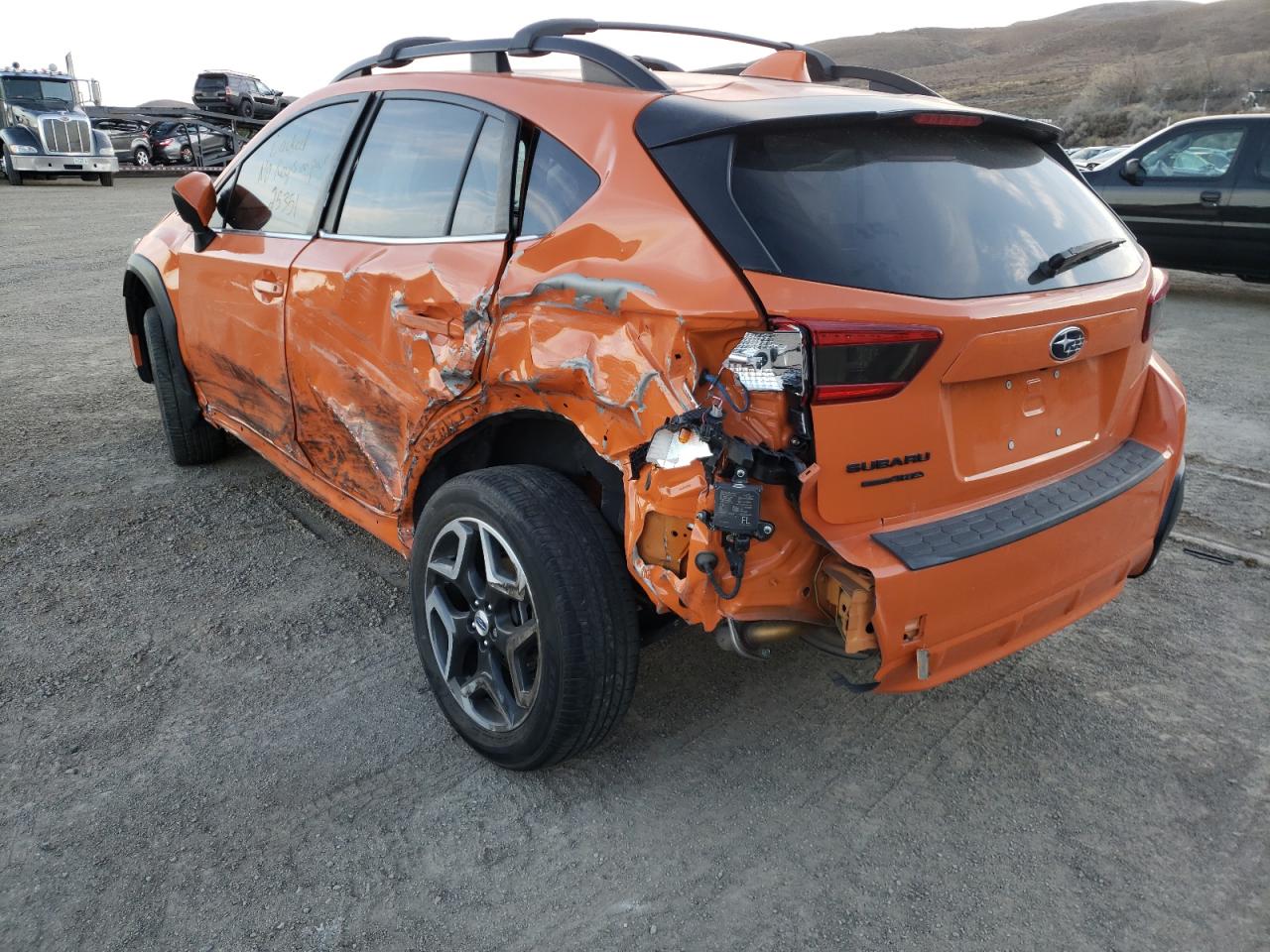Photo 3 from auction – 2018 SUBARU CROSSTREK with VIN JF2GTAJC5JH278790