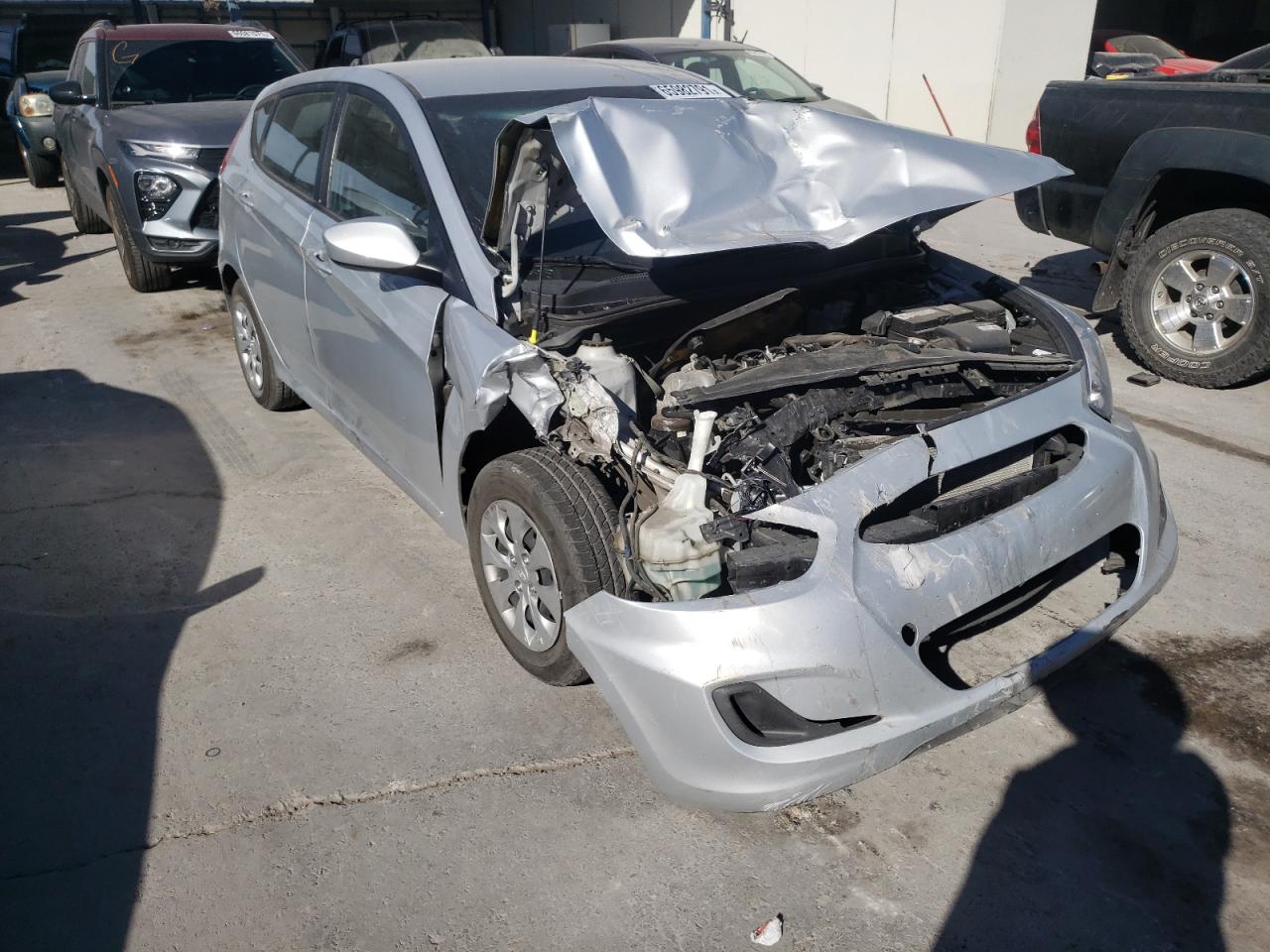 HYUNDAI ACCENT SE 2017 with VIN KMHCT5AE4HU323074 - Photo from auction