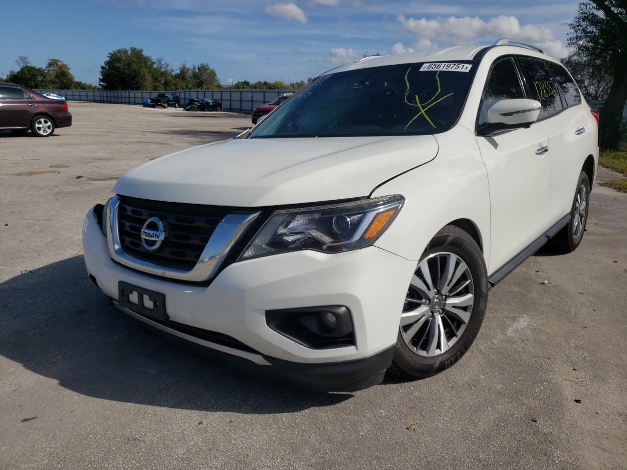 Photo 2 from auction – 2017 NISSAN PATHFINDER with VIN 5N1DR2MN9HC671083