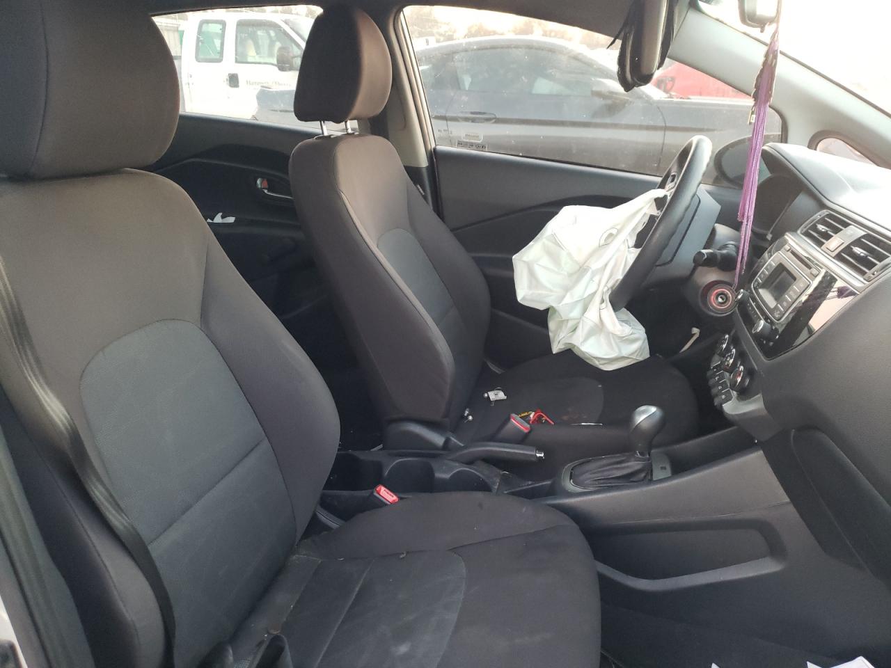 Photo 5 from auction – 2017 KIA RIO LX with VIN KNADM4A35H6014584