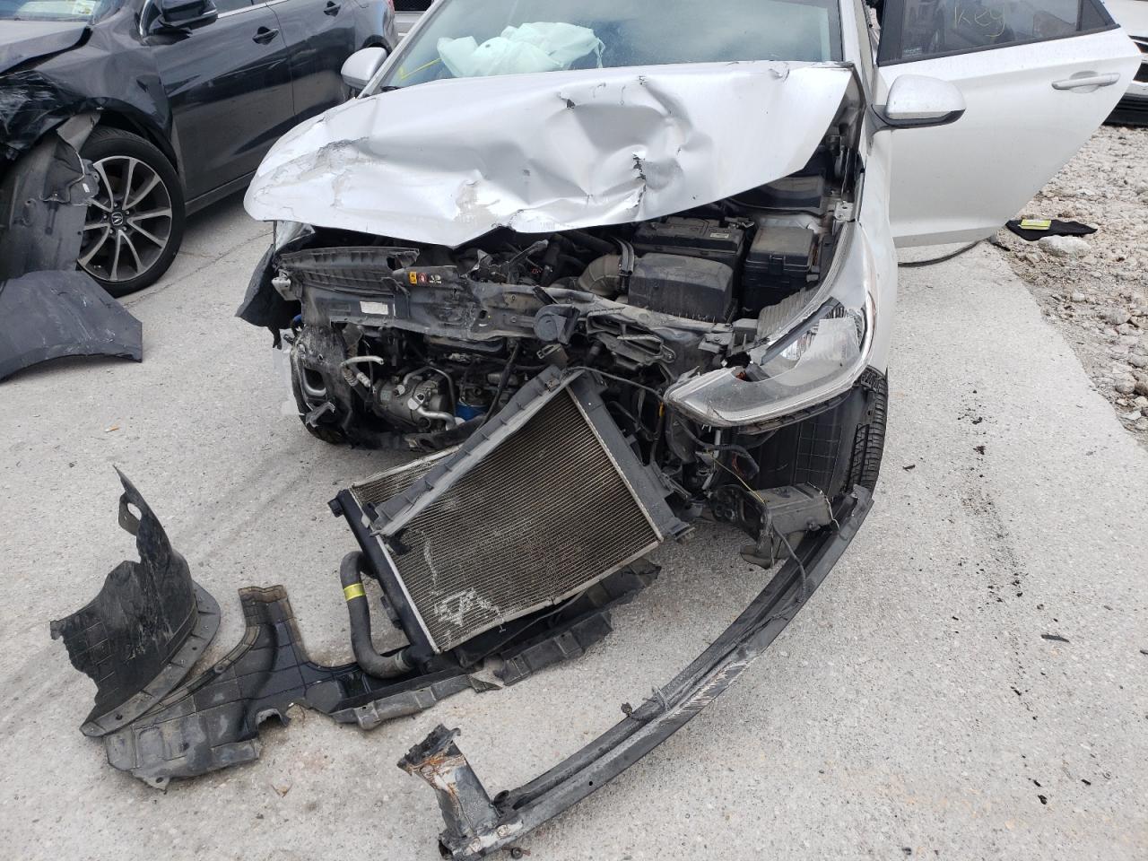 Photo 9 from auction – 2019 HYUNDAI ACCENT SE with VIN 3KPC24A32KE057785