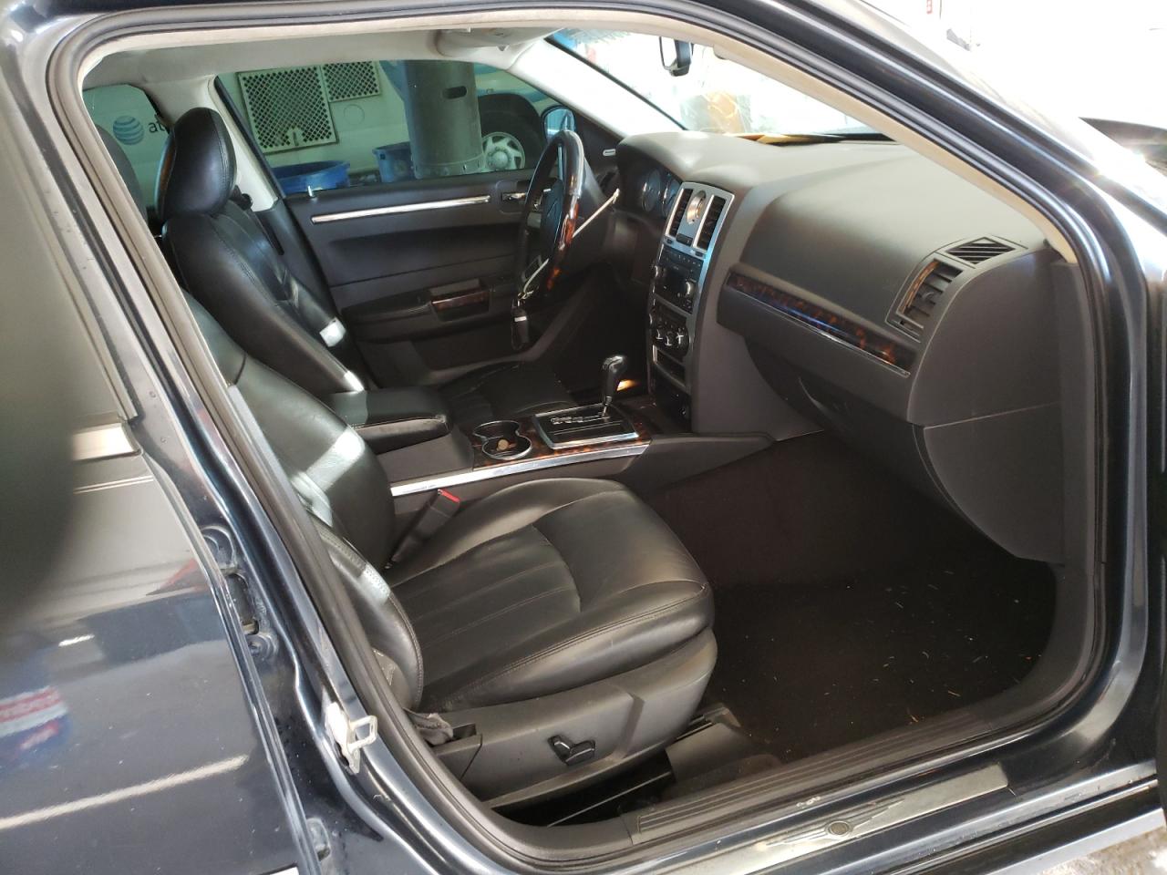 Photo 5 from auction – 2008 CHRYSLER 300C with VIN 2C3KA63H38H331967