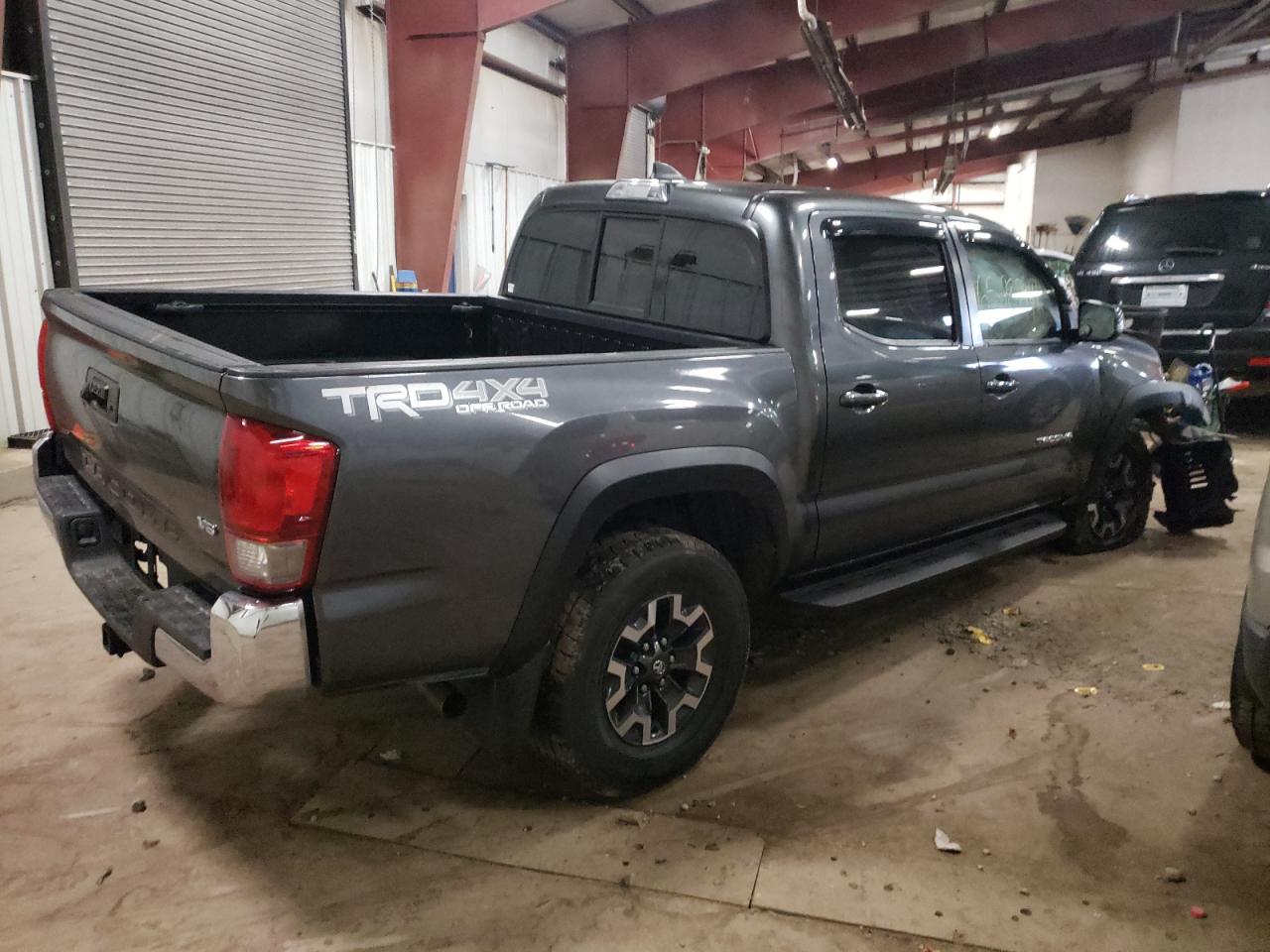 Photo 4 from auction – 2016 TOYOTA TACOMA with VIN 3TMCZ5AN0GM033386