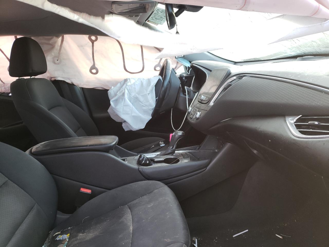 Photo 5 from auction – 2017 CHEVROLET MALIBU LT with VIN 1G1ZE5ST7HF144871
