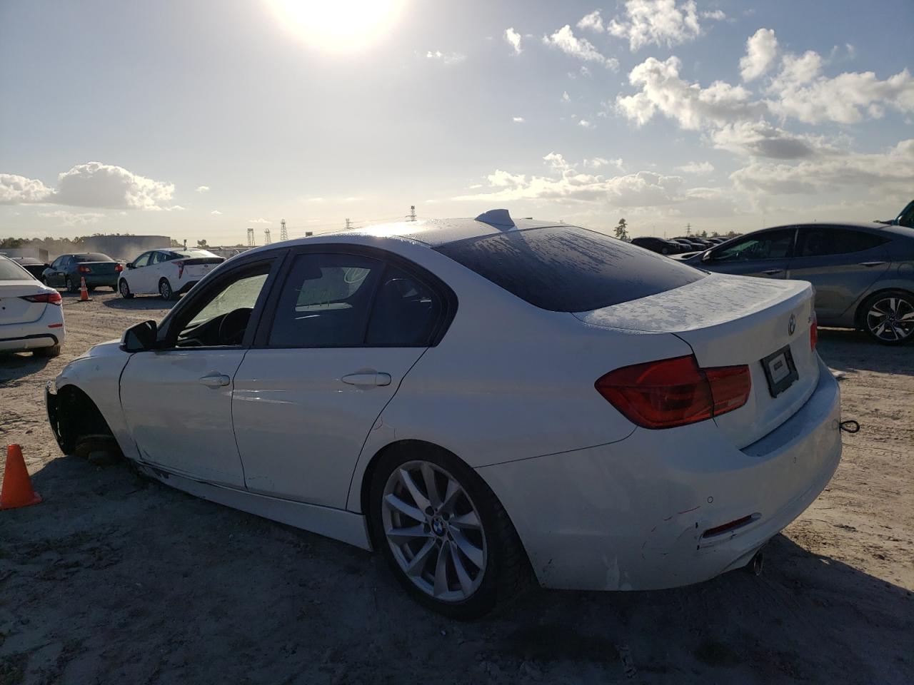 Photo 3 from auction – 2018 BMW 320 I with VIN WBA8A9C55JK622978