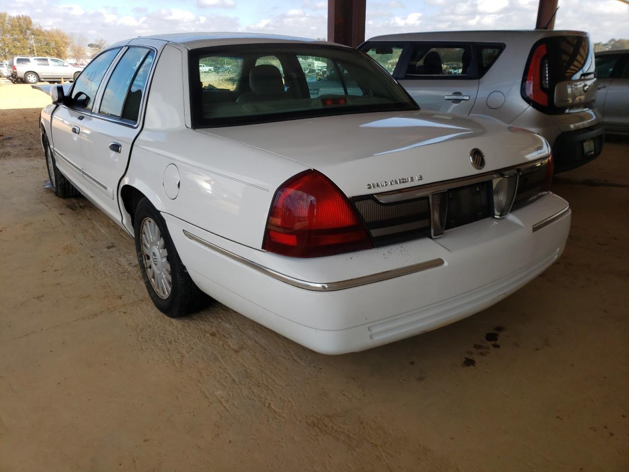 Photo 3 from auction – 2008 MERCURY GRAND MARQ with VIN 2MEHM75V18X620579