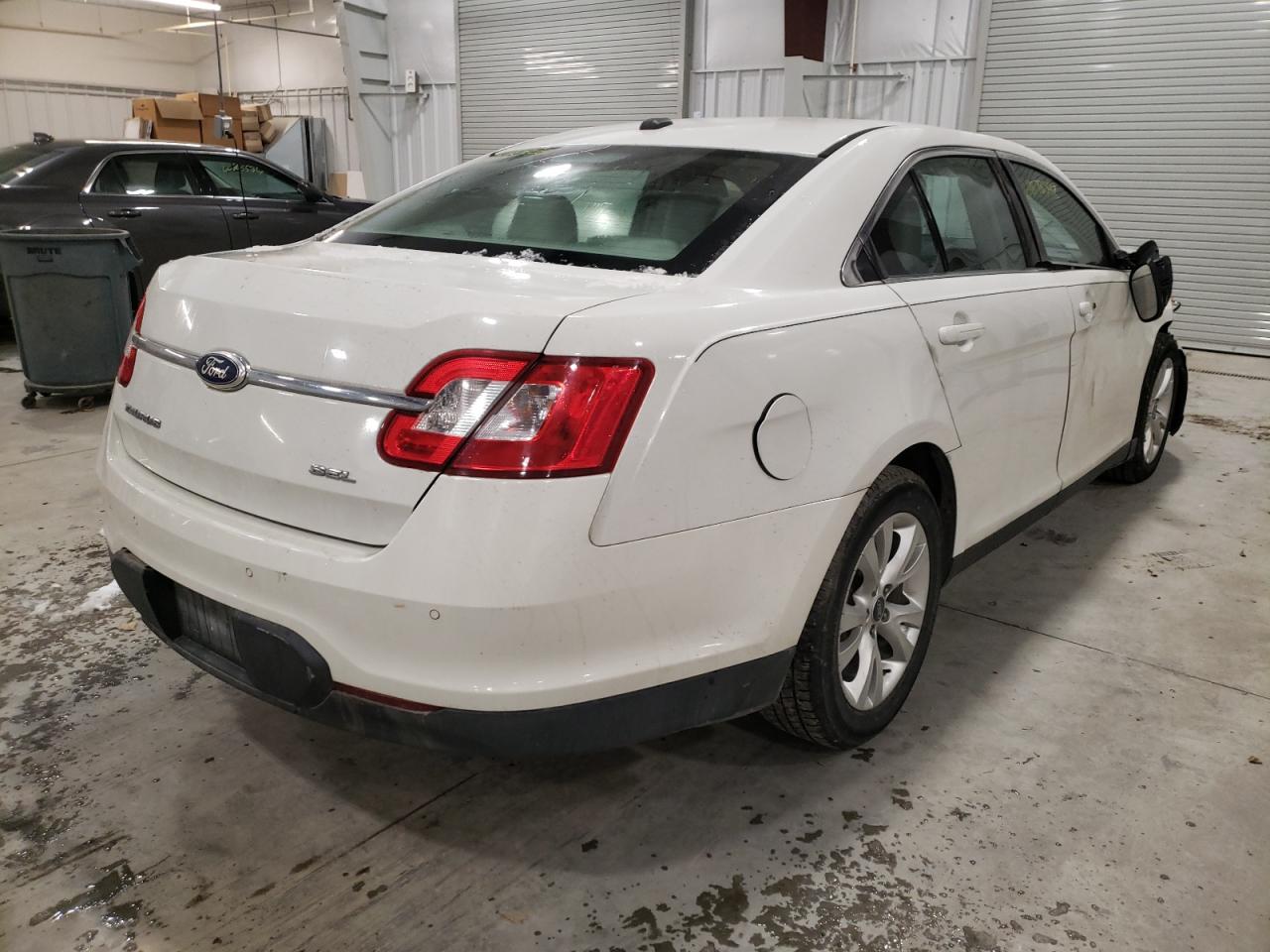 Photo 4 from auction – 2011 FORD TAURUS SEL with VIN 1FAHP2EW4BG131181