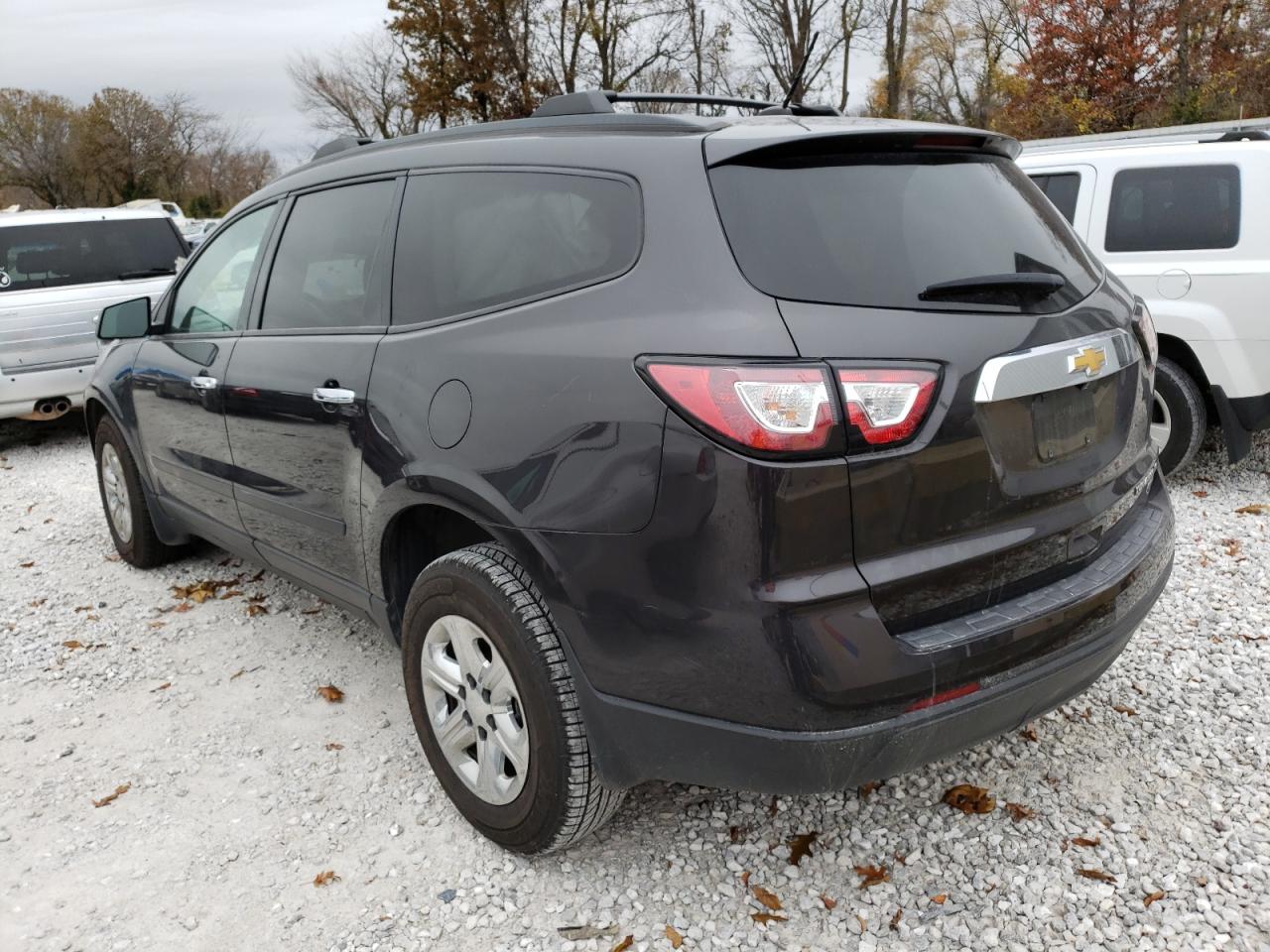 Photo 3 from auction – 2015 CHEVROLET TRAVERSE L with VIN 1GNKRFED2FJ351449