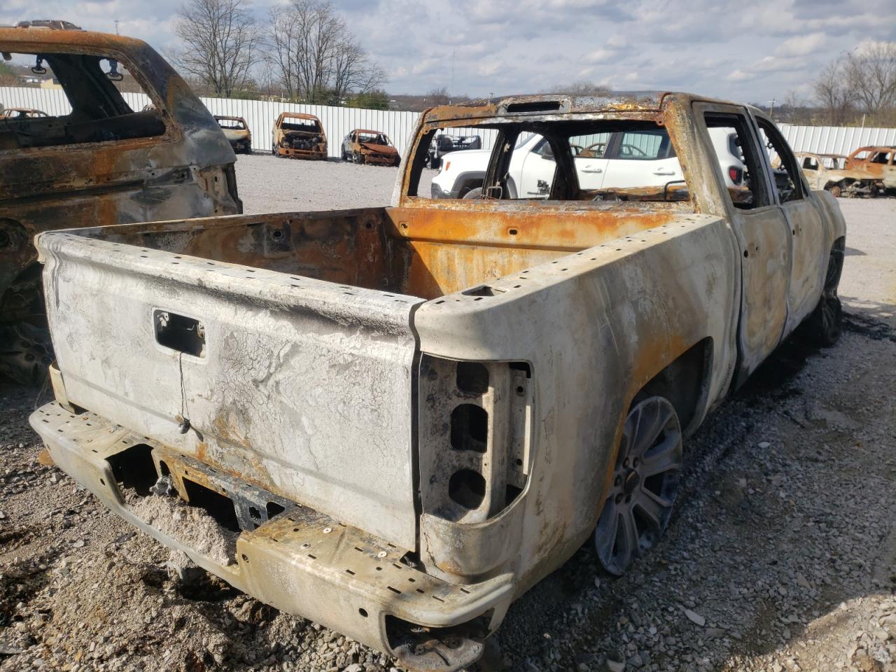 Photo 4 from auction – 2018 CHEVROLET SILVERADO with VIN 3GCUKSEC4JG165119