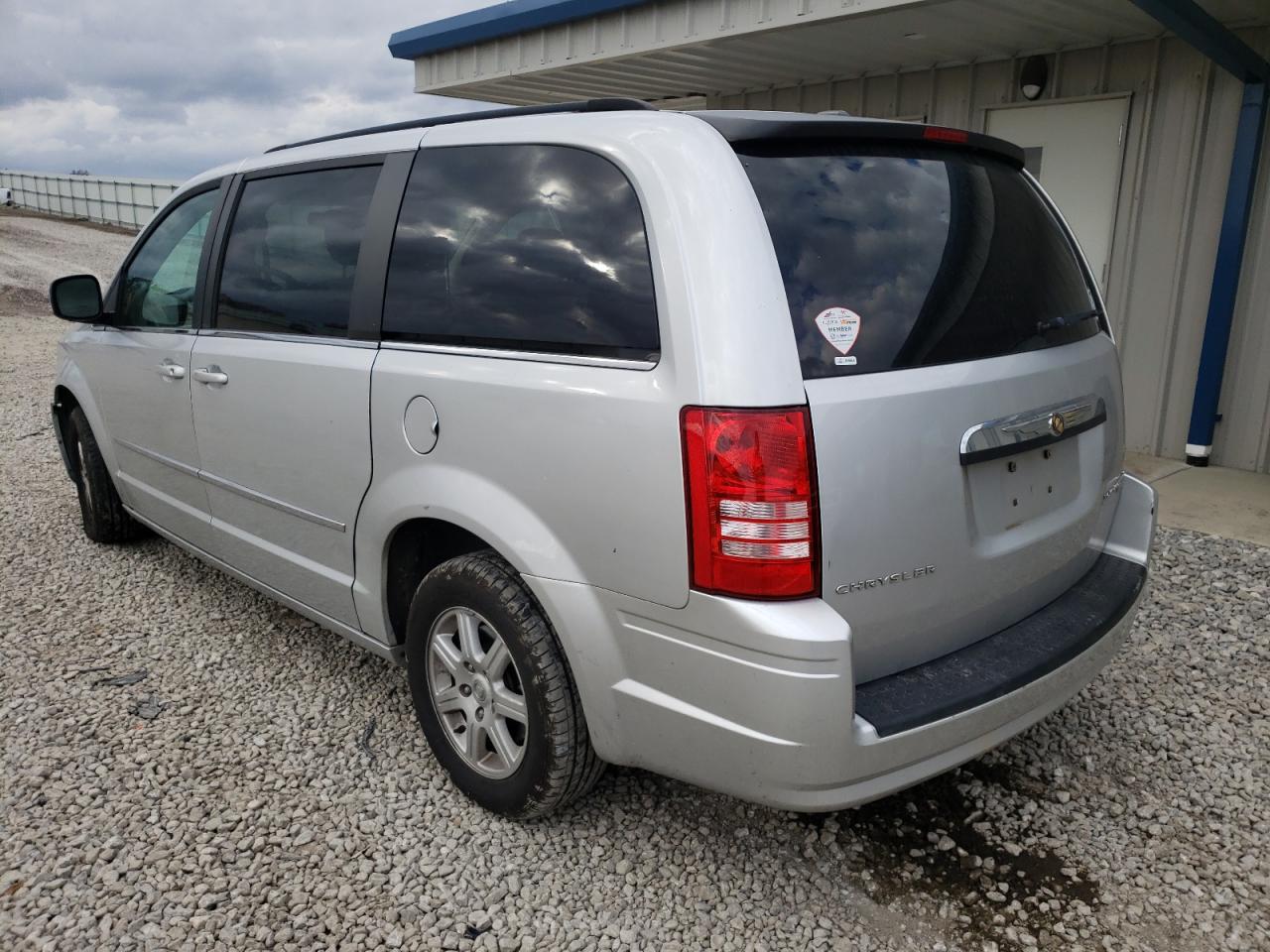 Photo 3 from auction – 2010 CHRYSLER TOWN & COU with VIN 2A4RR5D18AR235583