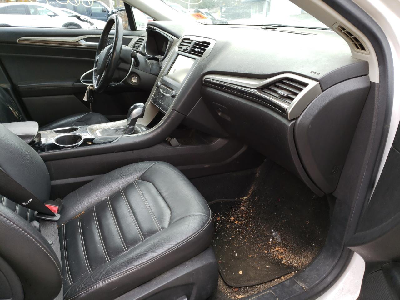 Photo 5 from auction – 2014 FORD FUSION SE with VIN 1FA6P0HD8E5352062