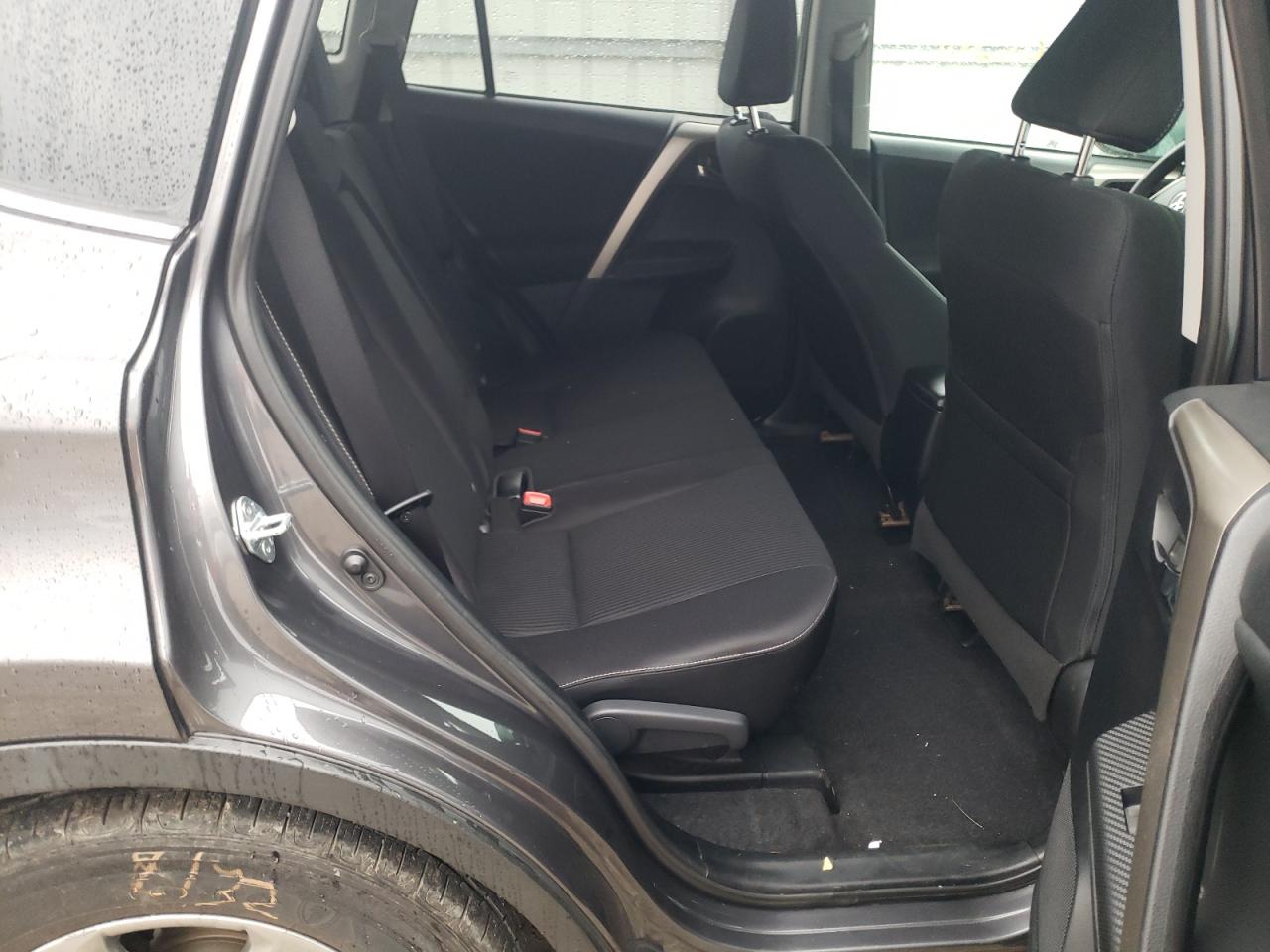 Photo 6 from auction – 2015 TOYOTA RAV4 XLE with VIN 2T3RFREV0FW357925