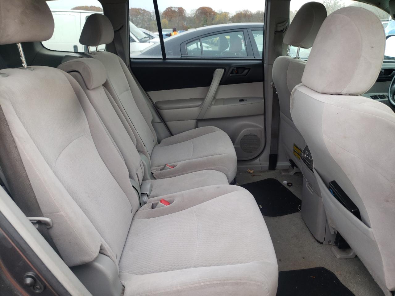 Photo 6 from auction – 2009 TOYOTA HIGHLANDER with VIN JTEES41A392118801