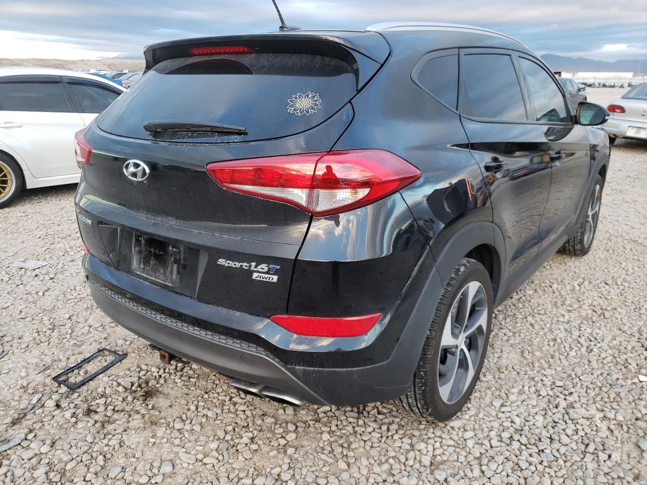 Photo 4 from auction – 2016 HYUNDAI TUCSON LIM with VIN KM8J3CA26GU057881