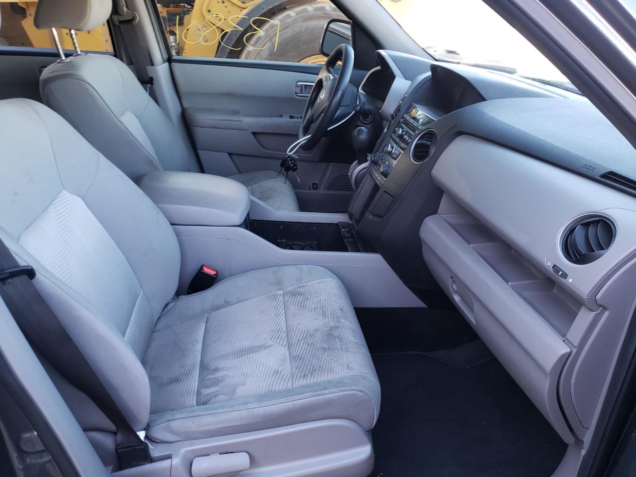 Photo 5 from auction – 2013 HONDA PILOT LX with VIN 5FNYF4H28DB052417